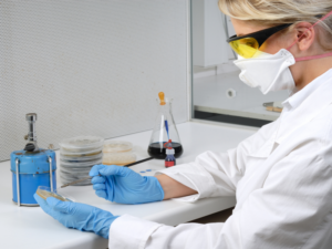 BIOSSEGURANÇA E BOAS PRÁTICAS LABORATORIAIS