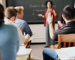 CURRÍCULO E PERCURSO FORMATIVO