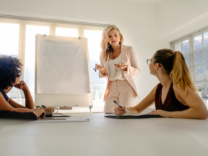 LIDERANÇA E COOLHUNTING
